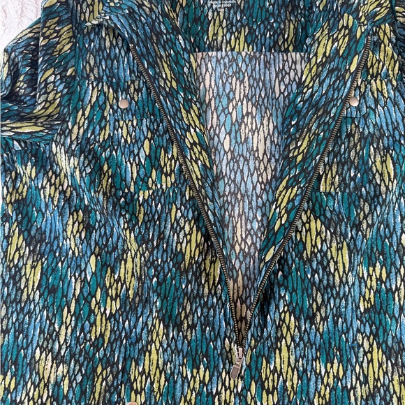 Chico's Zenergy Patterned Jacket with Zipper & pockets size 2 active wear EUC - Picture 9 of 10